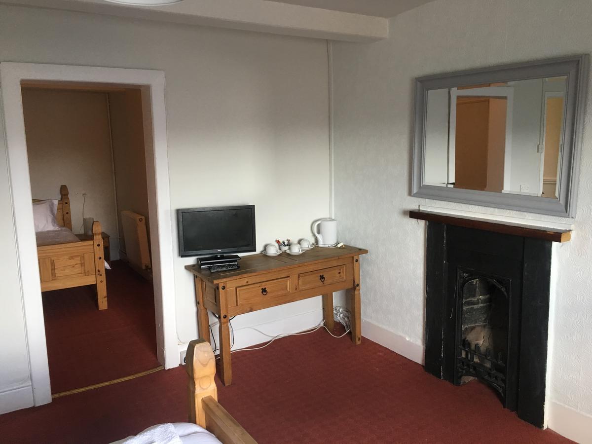 The Cross Keys Hotel Llanymynech Zewnętrze zdjęcie